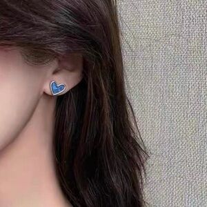 New Blue Heart Shaped Fashion Earring Studs